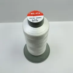 Beyaz Bil-Fix 240 numara paça baskı ipliği, 10.000 metrelik bobin